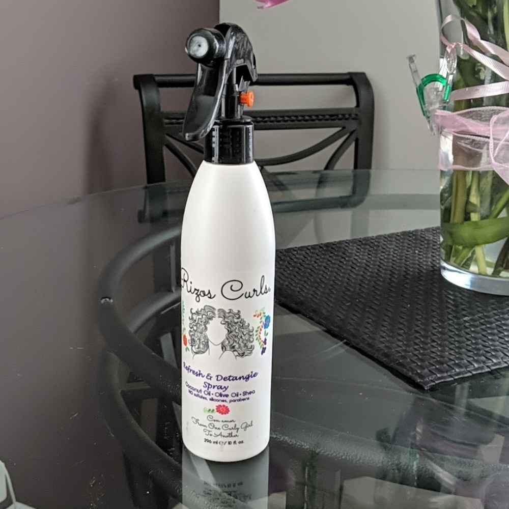 Rizos curls refresh and detangle spray